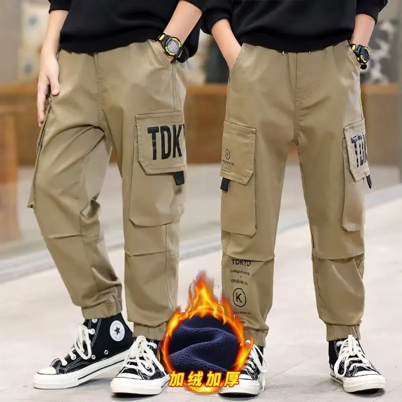 2024 New Boys Letter Print Cargo Pants Grube spodnie na zimę i jesień Dziecięce polarowe spodnie sportowe Nastoletnie dzieci Odzież codzienna