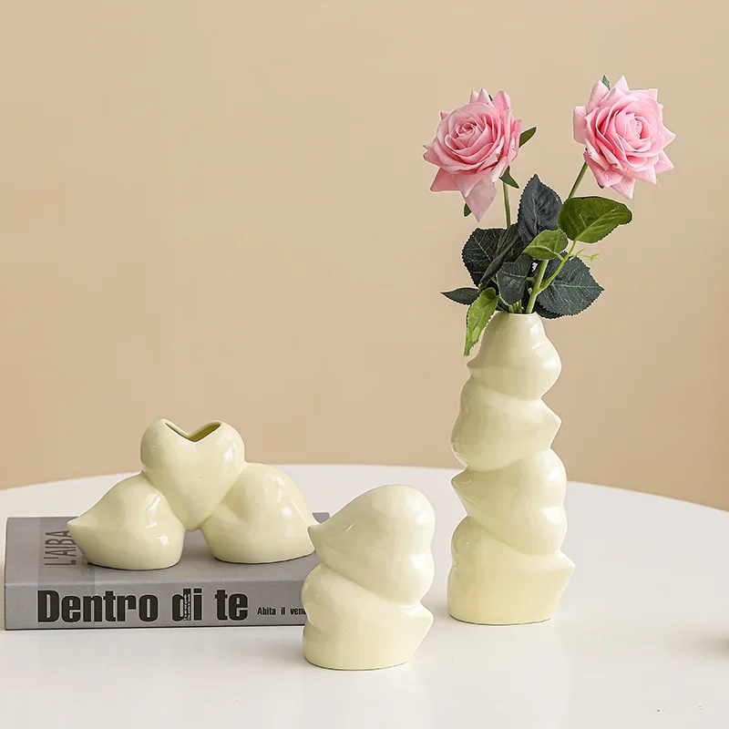CAPIRON Set of 3 Heart Vase Porcelain Ceramic Fresh Flower Arrangement Art Home Tabletop Desk Office Decoration Accessories Gift