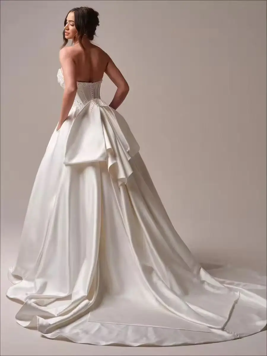 فساتين زفاف بيضاء رائعة مع سترة خرز مزينة بالدانتيل فساتين زفاف مصنوعة حسب الطلب بأزرار خلفية سويب تراين رداء دي ماري