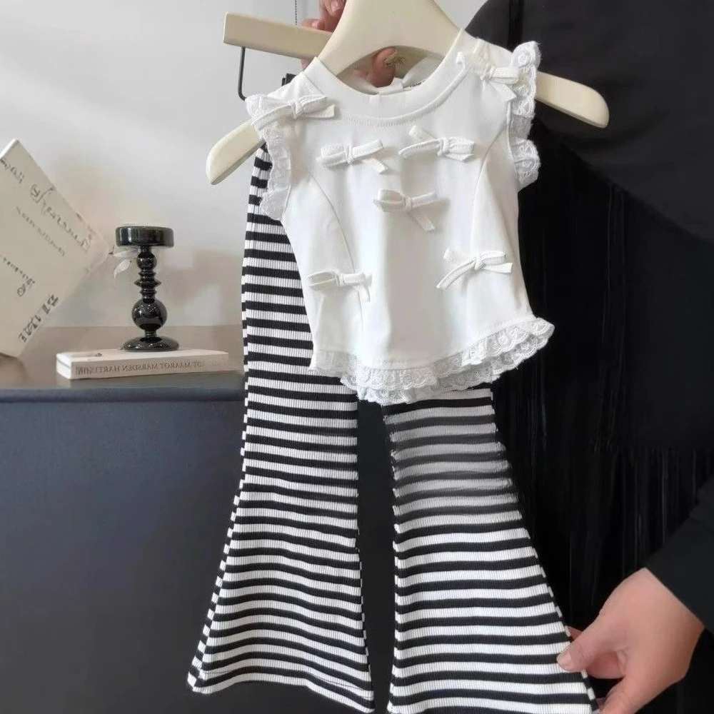 أطقم ملابس صيفية للفتيات 2025 بلوزة كورية جديدة بدون أكمام وسراويل مخططة واسعة بدلات أطفال #2