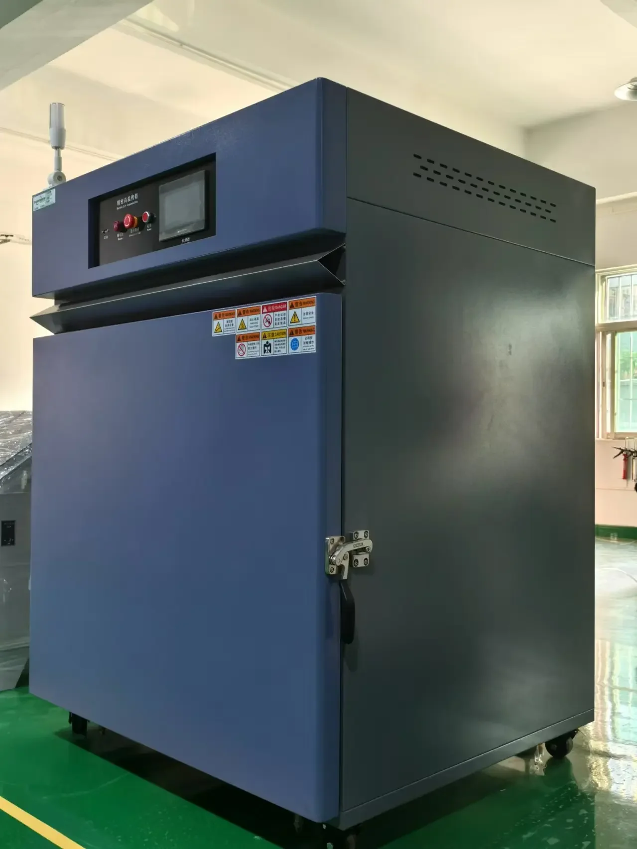 Customizable 300 ℃ High Temperature Oven Stainless Steel Electronic Power Supply 220V 1 Year High Temperature Test Chamber