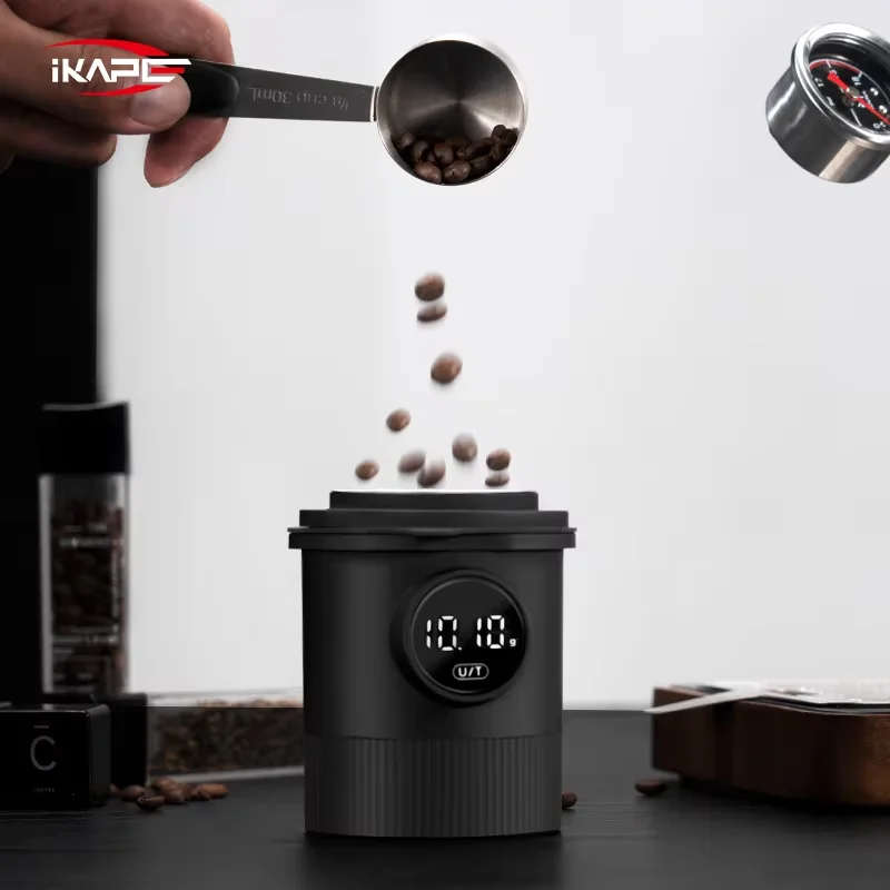 Taza medidora de café expreso recargable IKAPE, báscula LED de granos de café 2 en 1, diseñada para preparar café
