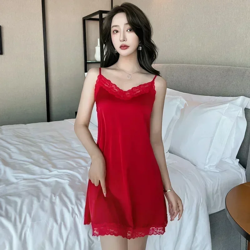 女性のセクシーなレースミニパジャマ新しい夏のサスペンダーパジャマフィット下着薄いシルクサテンホームドレス寝間着女性のための