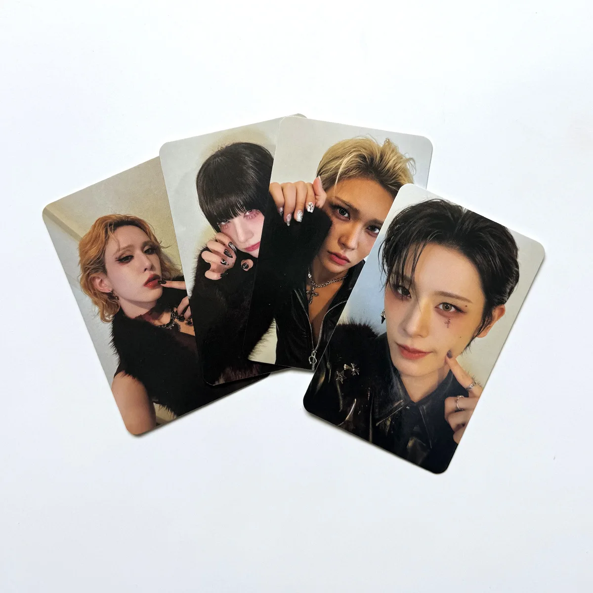 4Pcs/Set Idol Group XLOV New Series Asia Tour 2026 In Manila Periphery Lomo Cards Postcards WUMUTI RUI HARU HYUN Fans Gifts image 5