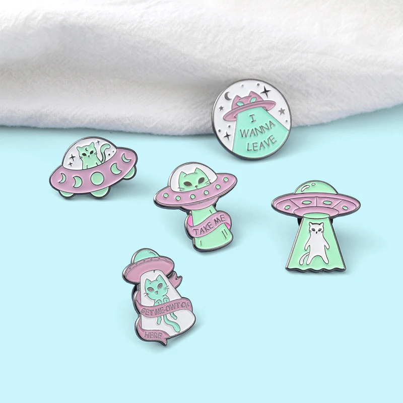 \'Escape Here\' Alien Cat Enamel Pins Funny Bag Brooch Lapel Badge Cartoon Science Fiction Jewelry Gift for Kids Friends