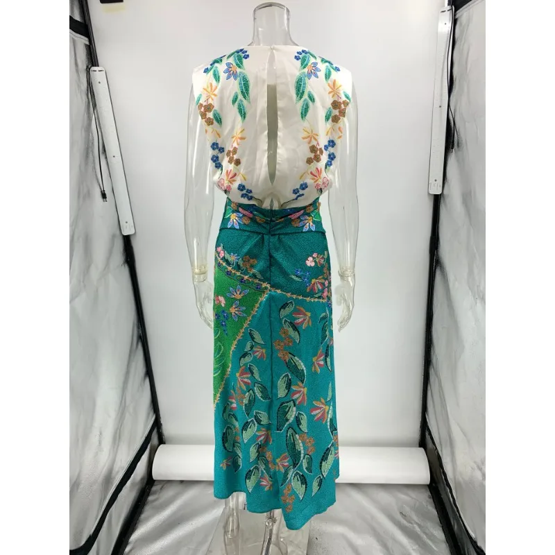 Elegantes Y2K ärmelloses O-Ausschnitt Blumendruck figurbetontes Urlaubs-langes Kleid Sommer Damen Satin Twist Taille Bohemian-Kleid