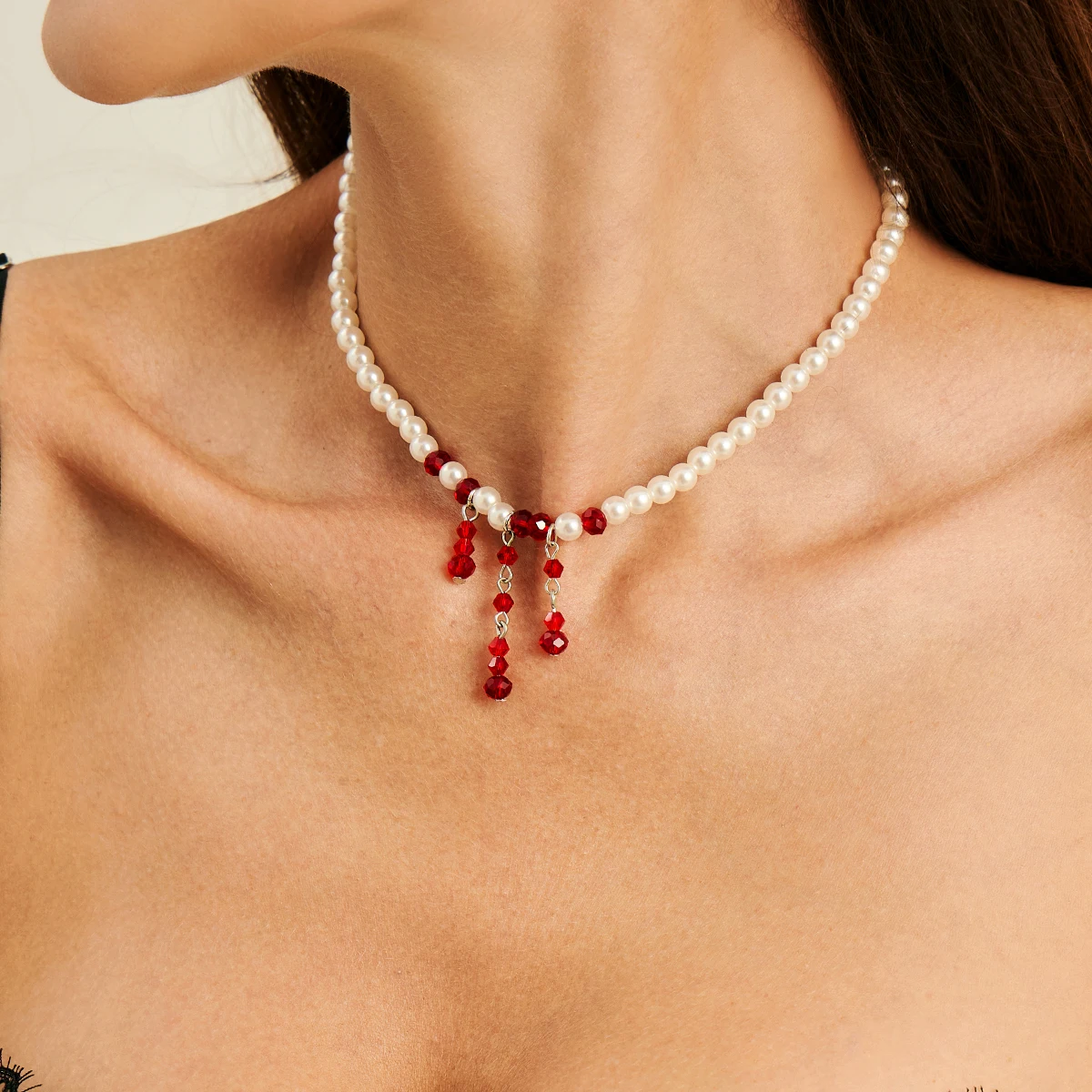 Salircon Vintage Rote Blut Muster Imitation Perle Quaste Anhänger Halskette für Frauen Goth Kristall Perle Kette Halloween Schmuck