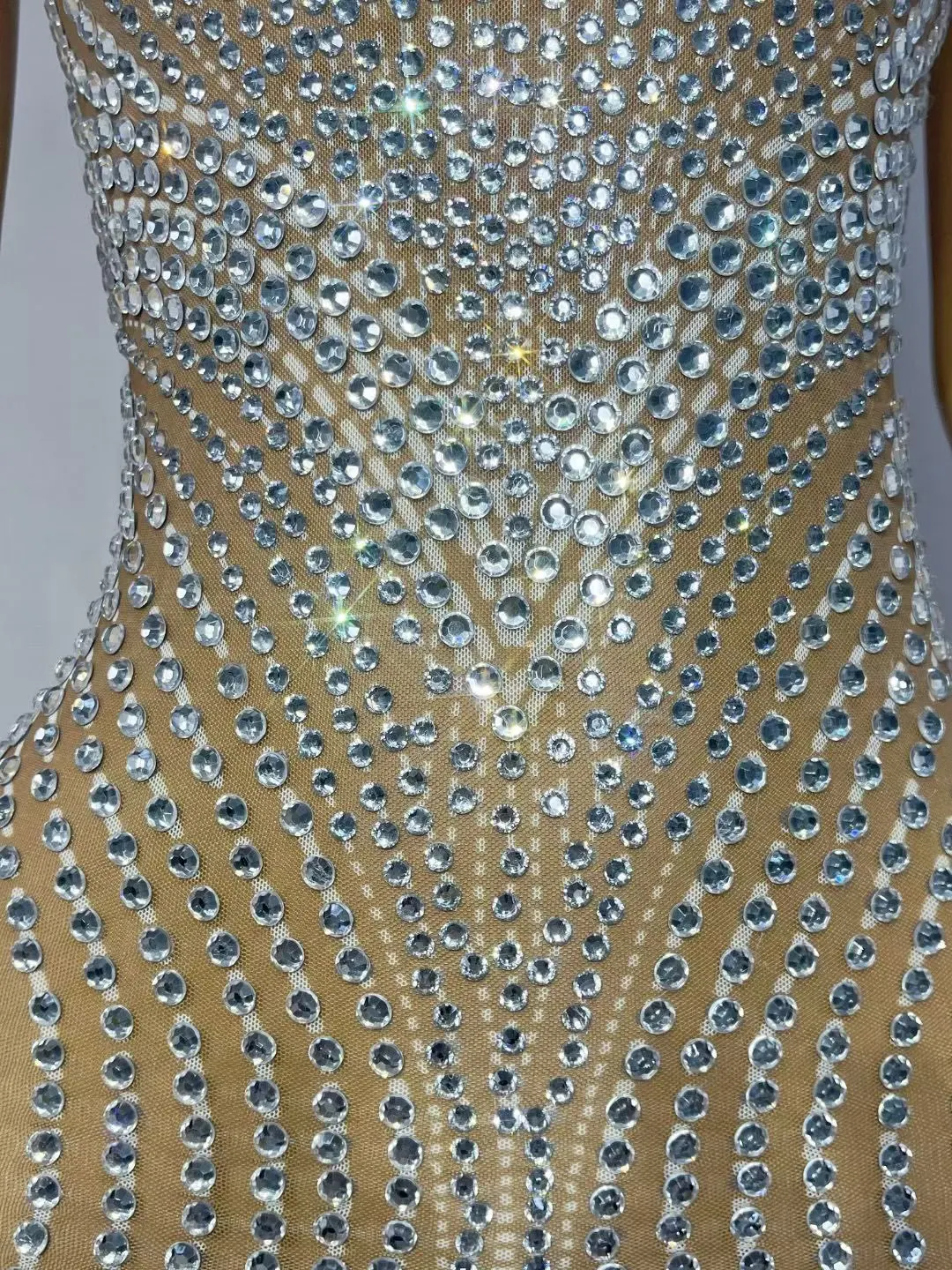 مثير وميض بلورات سلاسل المعلقات تقليم صالح فستان شبكي عيد ميلاد احتفال فساتين السهرة السجادة الحمراء تظهر المرحلة ارتداء