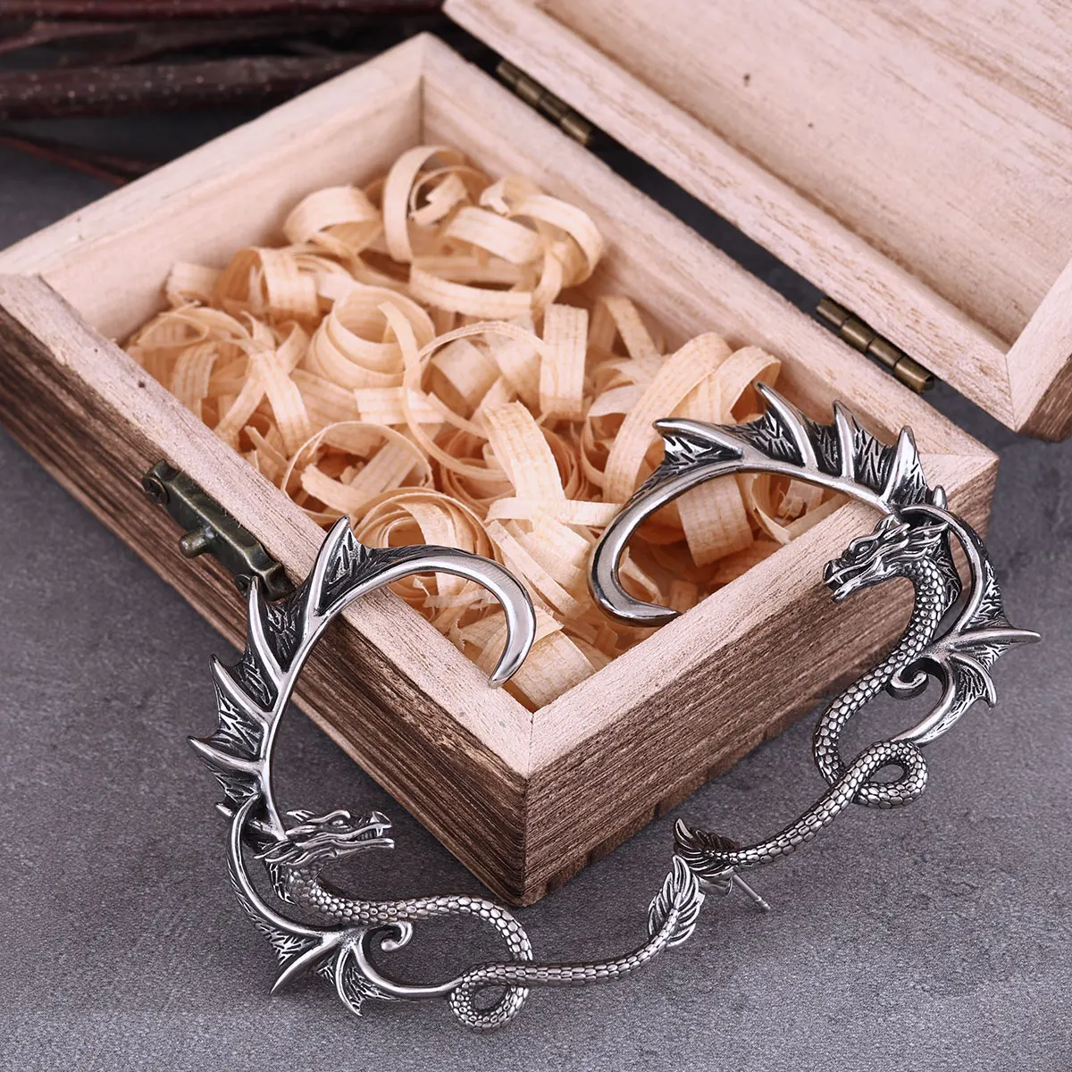 Viking Wings Vintage Flying Dragon Men\'s and Women\'s Fashion Hip Hop Earrings Stainless Steel Hanging Earring Fashion Jewelry