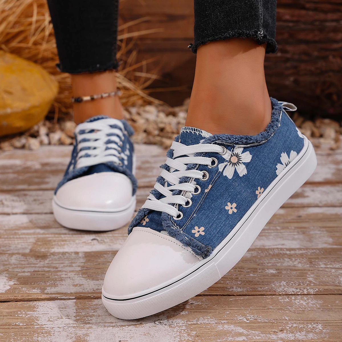 ربيع الخريف النساء أحذية كبيرة الحجم أزياء النساء أحذية رياضية جولة رئيس أحذية مسطحة القاع الدانتيل يصل منصة أحذية رياضية غير رسمية النساء #3