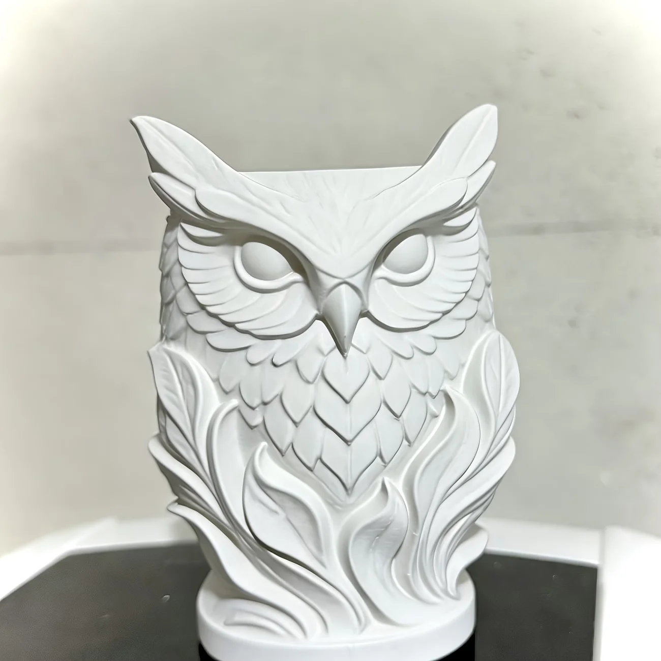 Owl Pen Holder - Cute owl shaped office desk storage rack, plastic pen holder