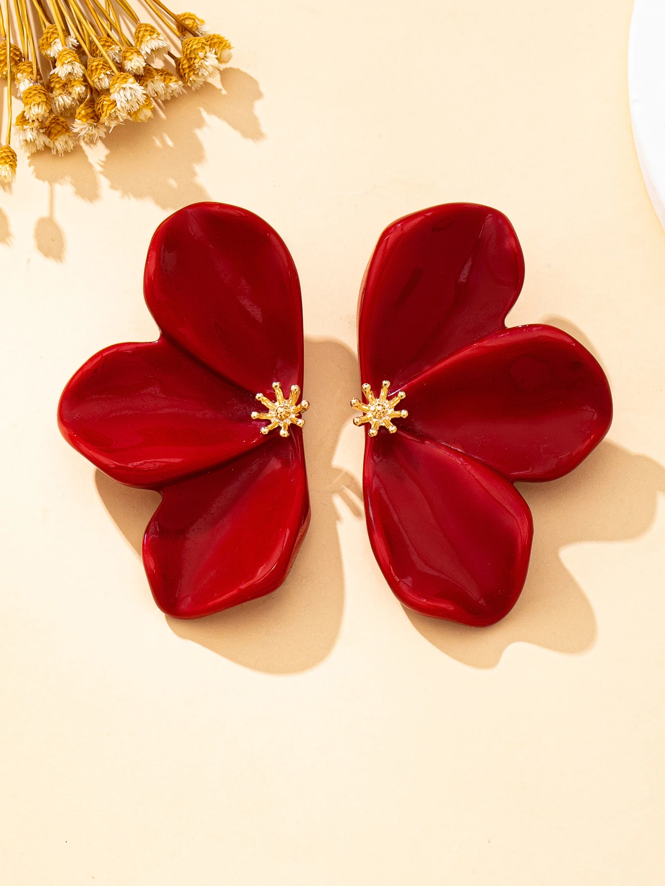 Women's Shiny Bright Red Large Flower Earrings with Golden Stamens, Exaggerated Acrylic Petal Ear Accessories for Weddings and Parties