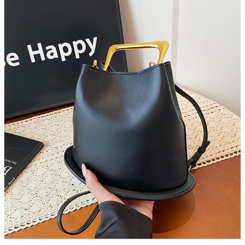 Trendy Simple Vintage Crossbody Bag With Letter Logo Practical For Commuter And Casual Women