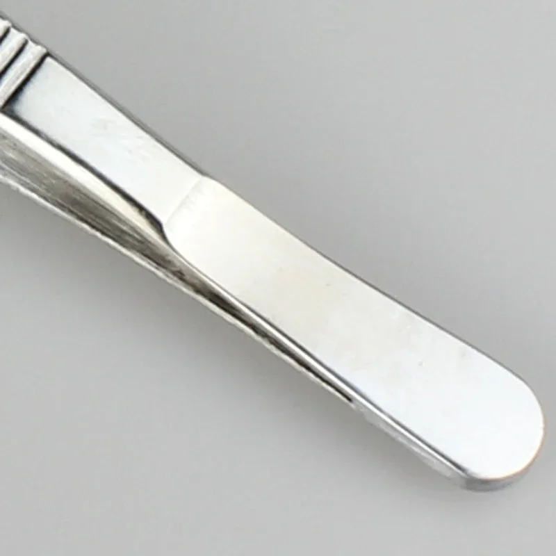 A 1PCS Stainless Steel Ear Shaped Gun Forceps For Animals Tissue Bending Forceps Earwax Nipper And Fishbone Forceps