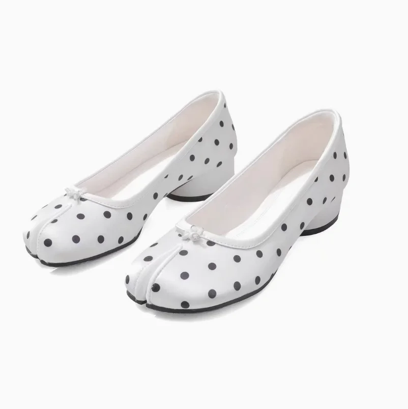 

Women's polka dot Split Toe Shoes 3cm High Heels Soft Leather Casual Shoes Tabi Shoes Comfortable Spring Autumn Women's Shoes