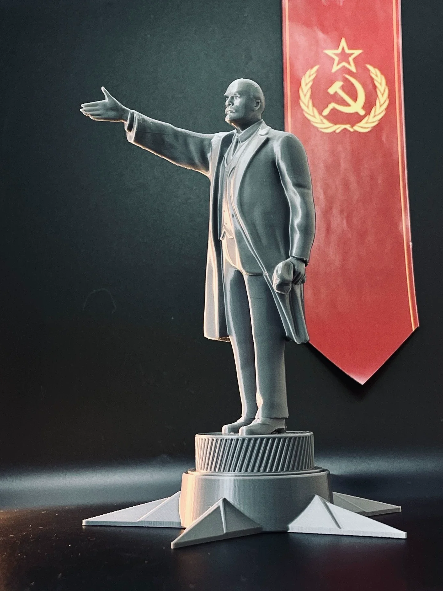 180mm Lenin Figurine, Five-pointed Star Base 3D Printed Soviet Sculpture Model, DIY Self-assembly Figurine Craft Gift