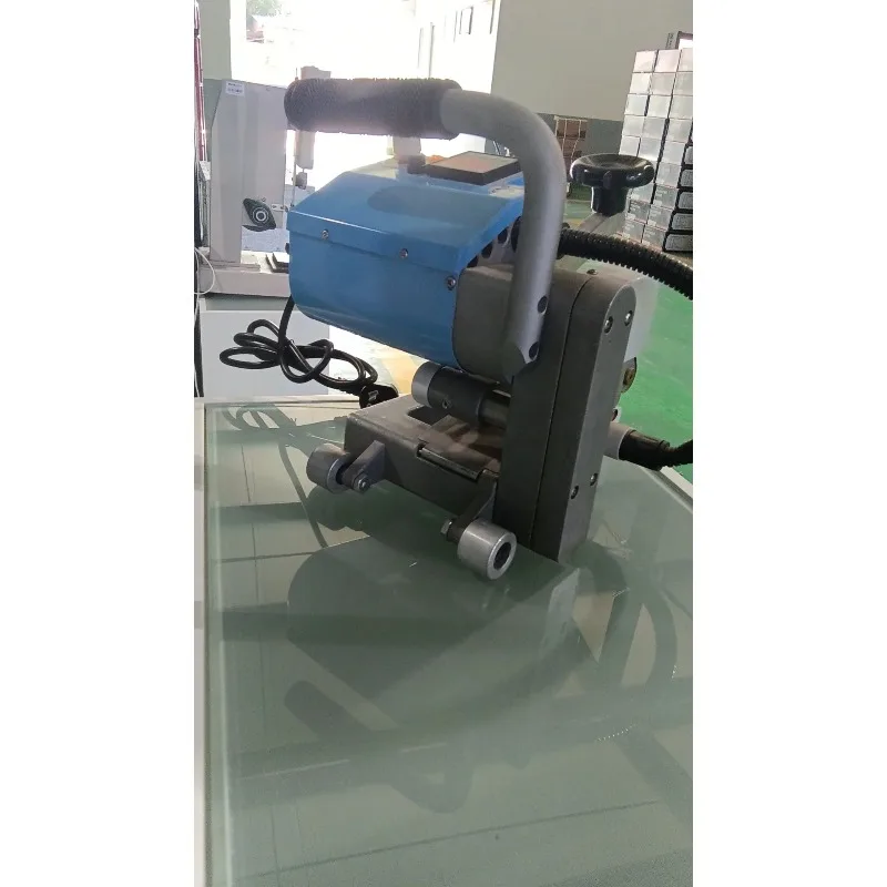 

Высококачественный миниатюрный легкий сварочный аппарат для геомембран Comet для профессионального использования