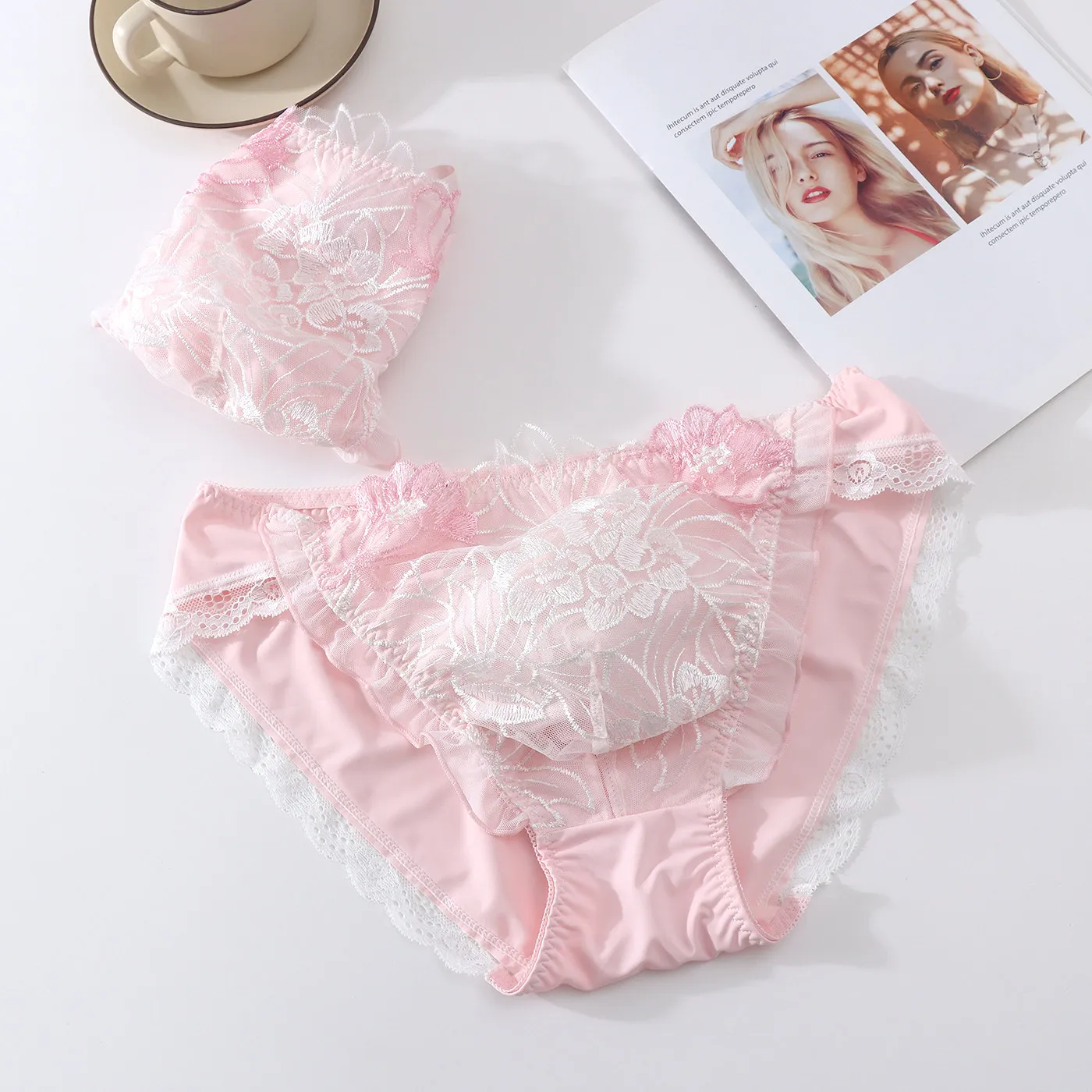 

Элитные мужские трусы-брифы с кружевной цветочной вышивкой, розовые, для живых выступлений, танцев, костюмы для диджеев, клубов, баров, подарки для парней, Харадзюку