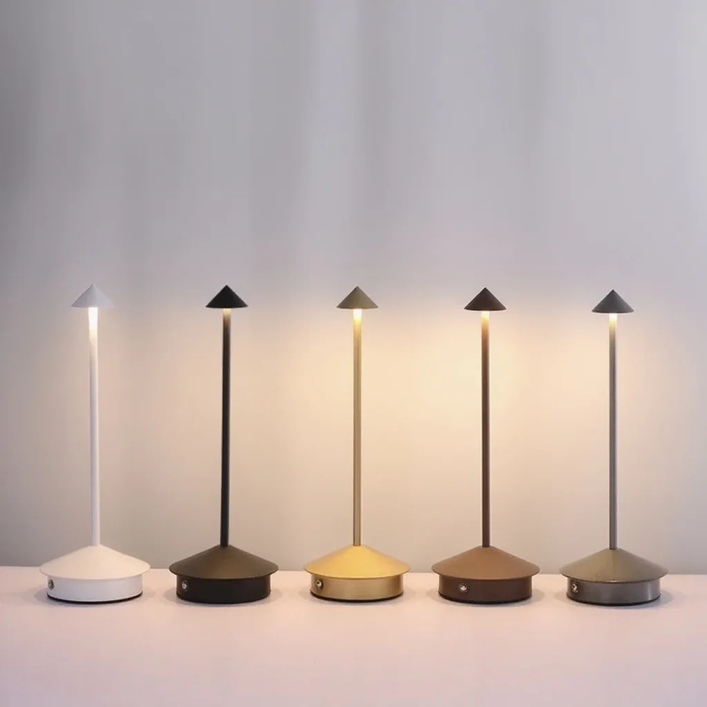 

GGbingo Retro Creative Design Wrought Iron Table Lamp USB Charging Touch Turn On Light Eye Protection Atmosphere Light Night
