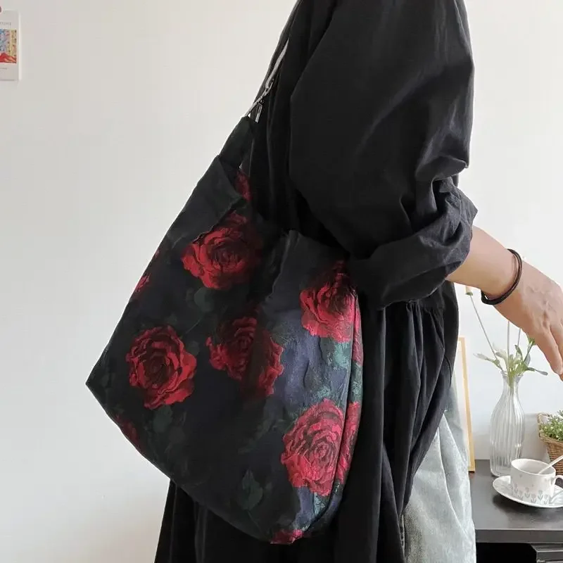 

Retro Women's Shoulder Underarm Bags Elegant Jacquard Red Rose Bag