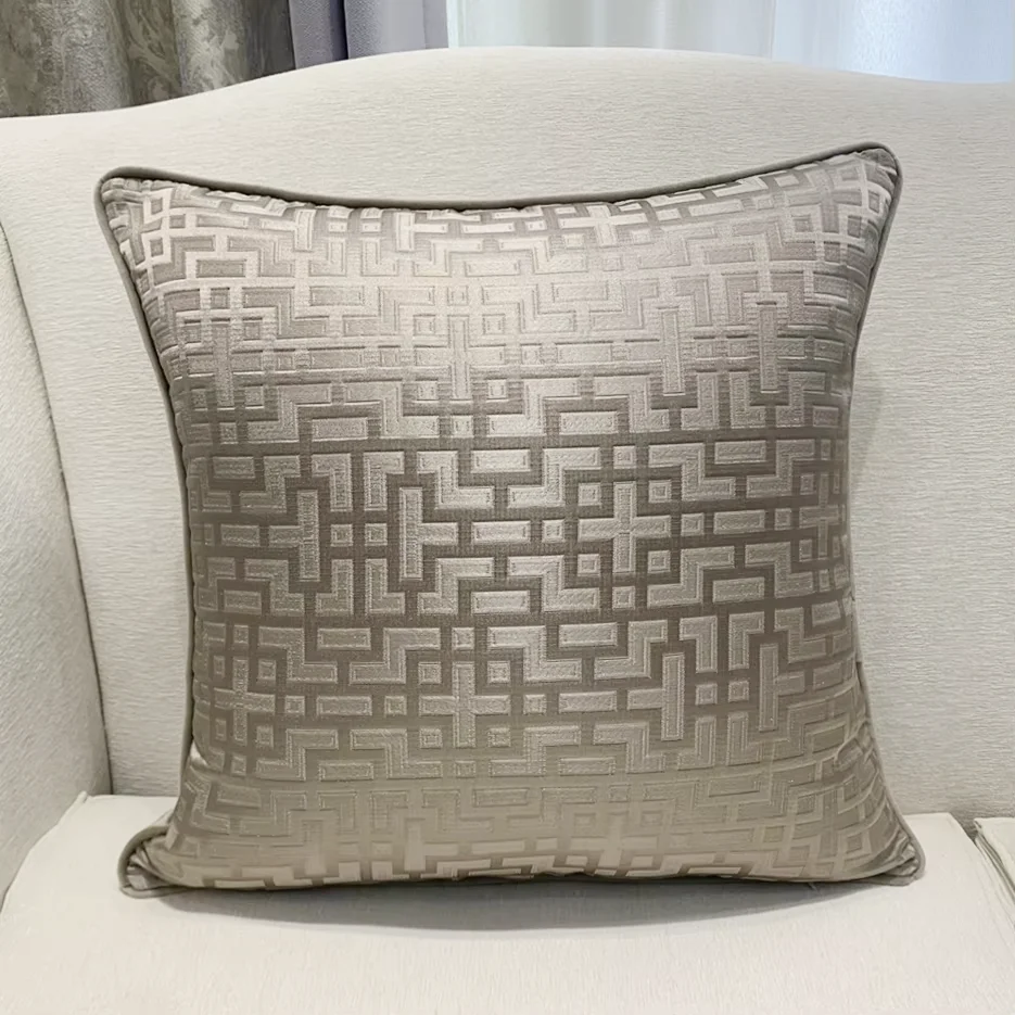 Contemporary Light Brown Geometric Pillow Case Maze Woven Jacquard Velvet Home Cushion Cover Decorative 45 x 45 cm 1 Pc Pack