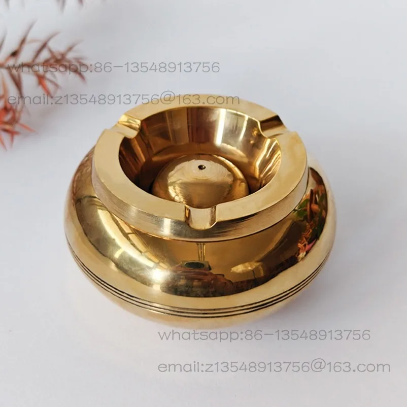 American vintage brass design for portable outdoor trips, mini lidded car ashtray