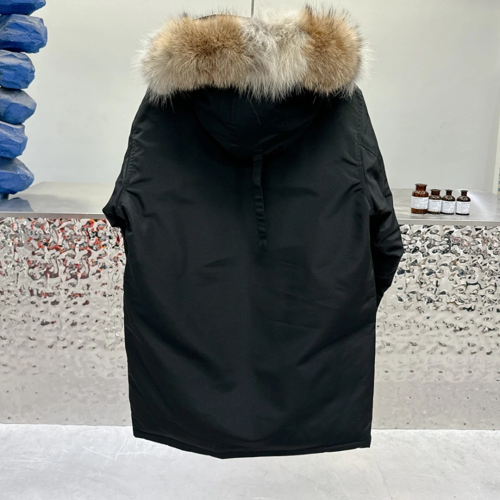 الفاخرة أوزة أسفل معطف 2025 العلامة التجارية الشتاء النساء أسفل سترة لينة الدافئة البخاخ ملابس خارجية قصيرة خفيفة الوزن مصمم معطف غير رسمي #2