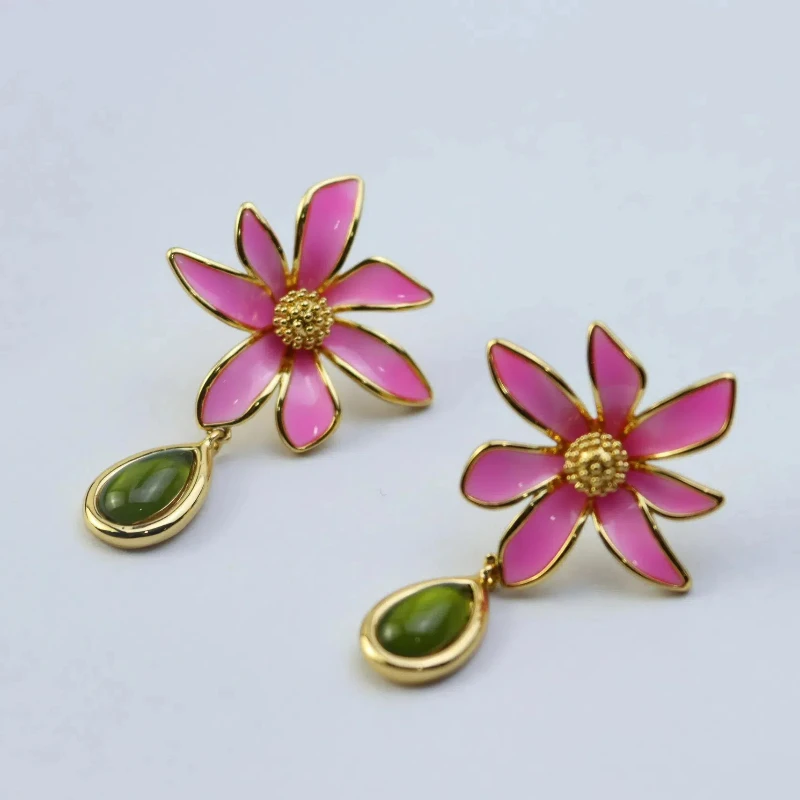 

Fashion Temperament Sweet Cute Pink Flower Hand-painted Enamel Orchid High Sense Olivine Tear Drop Glass Stud Earrings for Fairy