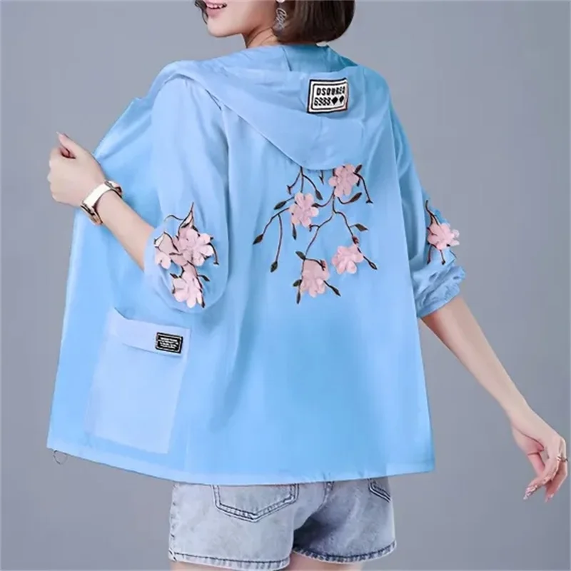 Women's Thin Shirt Short Jacket Coat 2023 New Summer Coat Mom's Clothes Sunscreen Clothing Female Long Sleeve Hooded Tops M-5XL