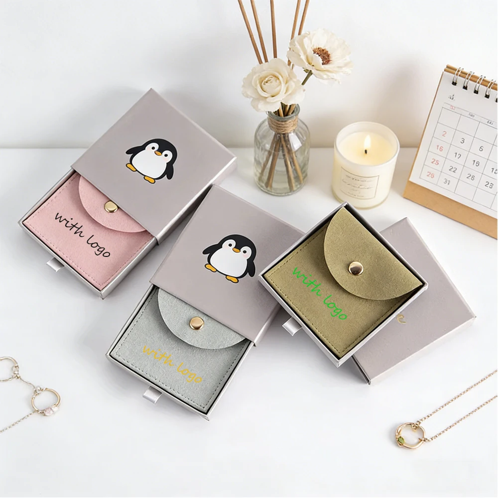 

Набор из 24 бумажных коробок-пеналов с замшевым мешочком на кнопке, персонализация логотипа, упаковка для ювелирных изделий, мешочек для колец, серег, ожерелий, браслетов, подарочная коробка