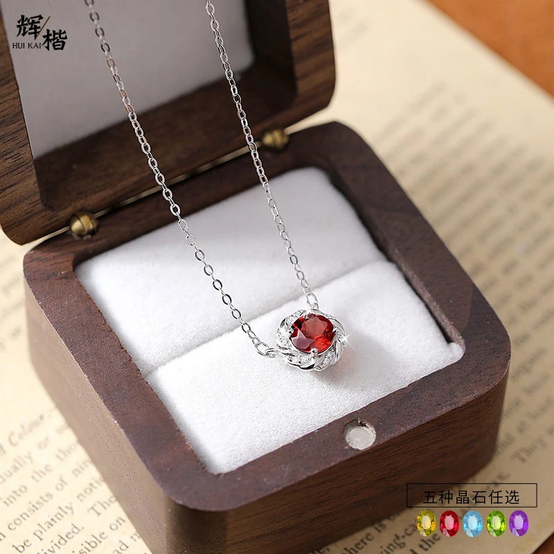 

silver s925 natural necklace with gemstone pendant, fashionable collarbone chain, model