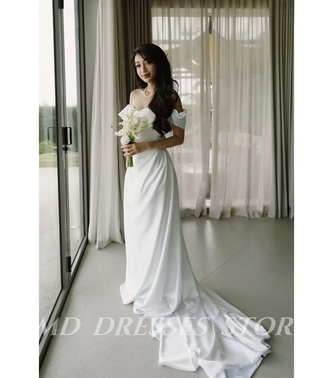 MD 2025 Abiti da sposa bianchi semplici per donna Piega in raso A-line al largo della spalla abiti da sposa Abiti da sposa personalizzati