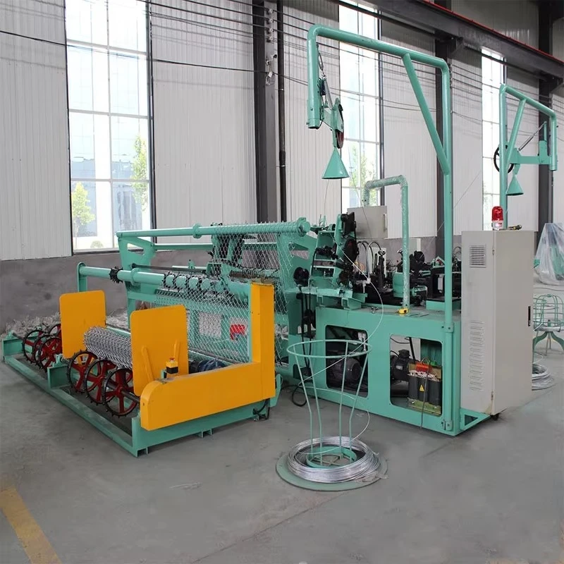 Machine à maillons de chaîne créant des filets anti-oiseaux pour la protection des vergers et la conservation des cultures en secteur agricole