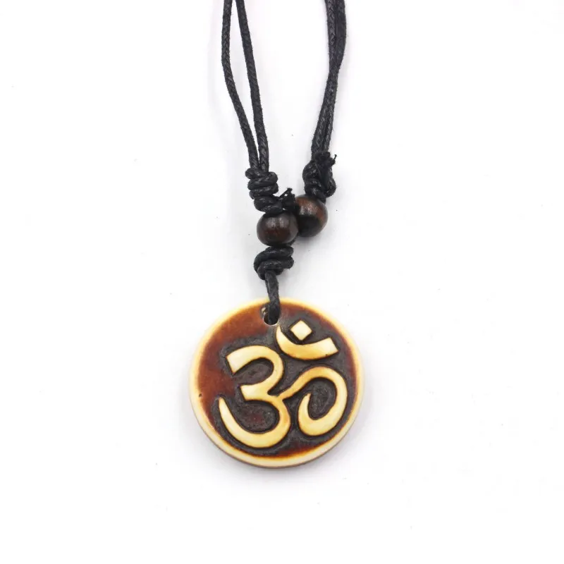 Budista hindú AUM OM Ohm resina tallada collar Yoga colgante dijes amuleto regalo de la suerte hinduismo tema de la India