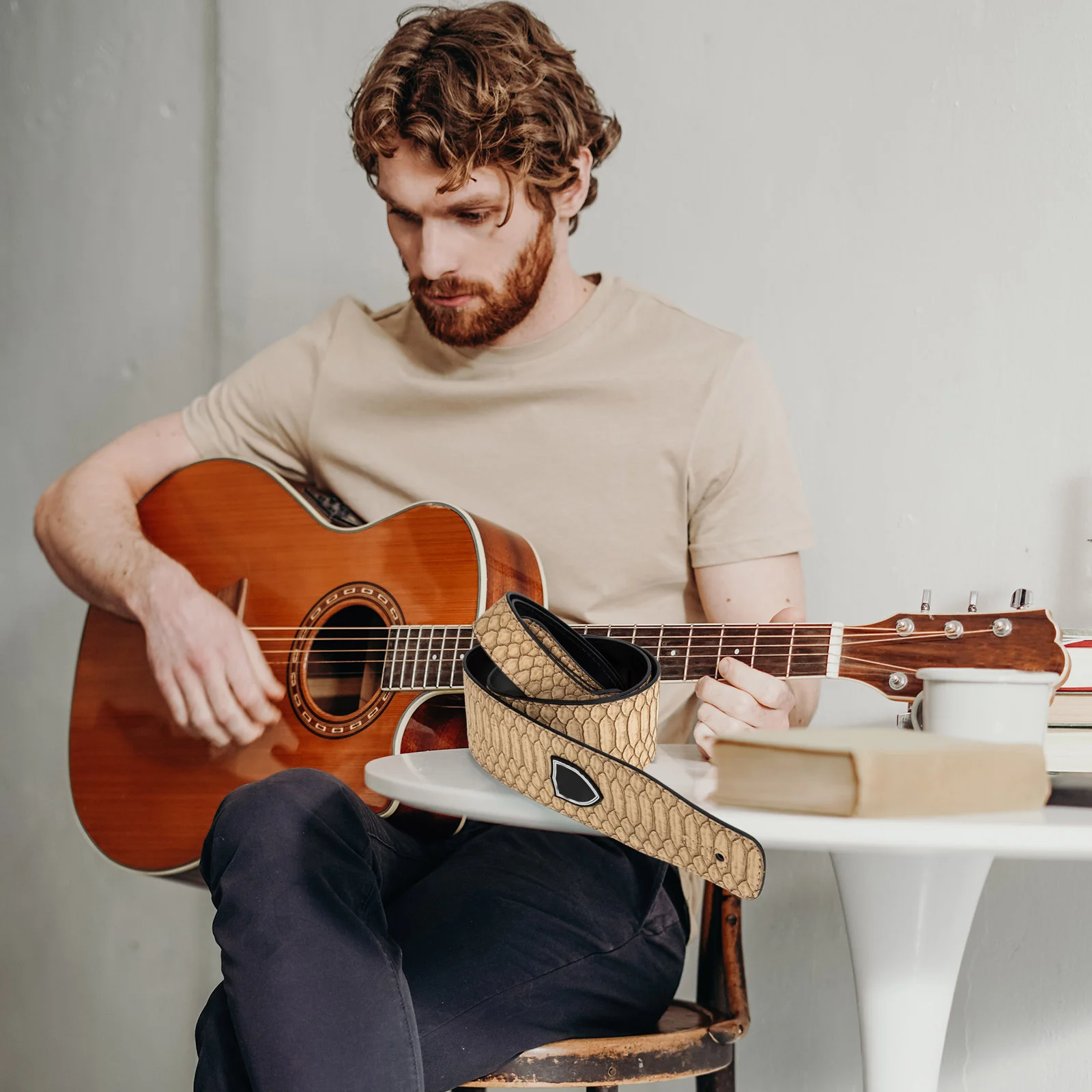 

Lightweight Guitar Strap Classic Eco-Friendly Durable Adjustable Shoulder Strap for Guitar Ukulele Bass Accessories