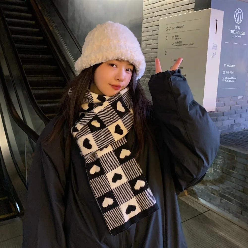 

New Knitted Neck Warmer Windproof Coldproof Knitted Scarf Heart Pattern Versatile Neck Wraps Autumn and Winter