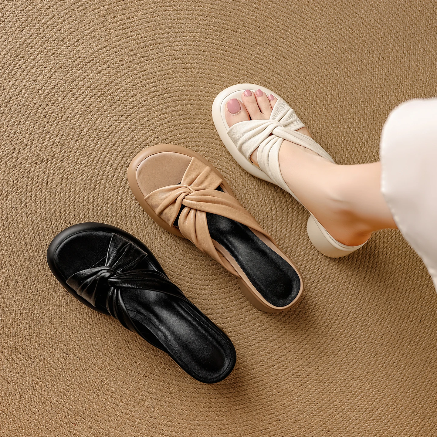 2026 new summer women sandals natural leather 22-25cm sheepskin cross-strap pleated mules round heel women slippers fashion