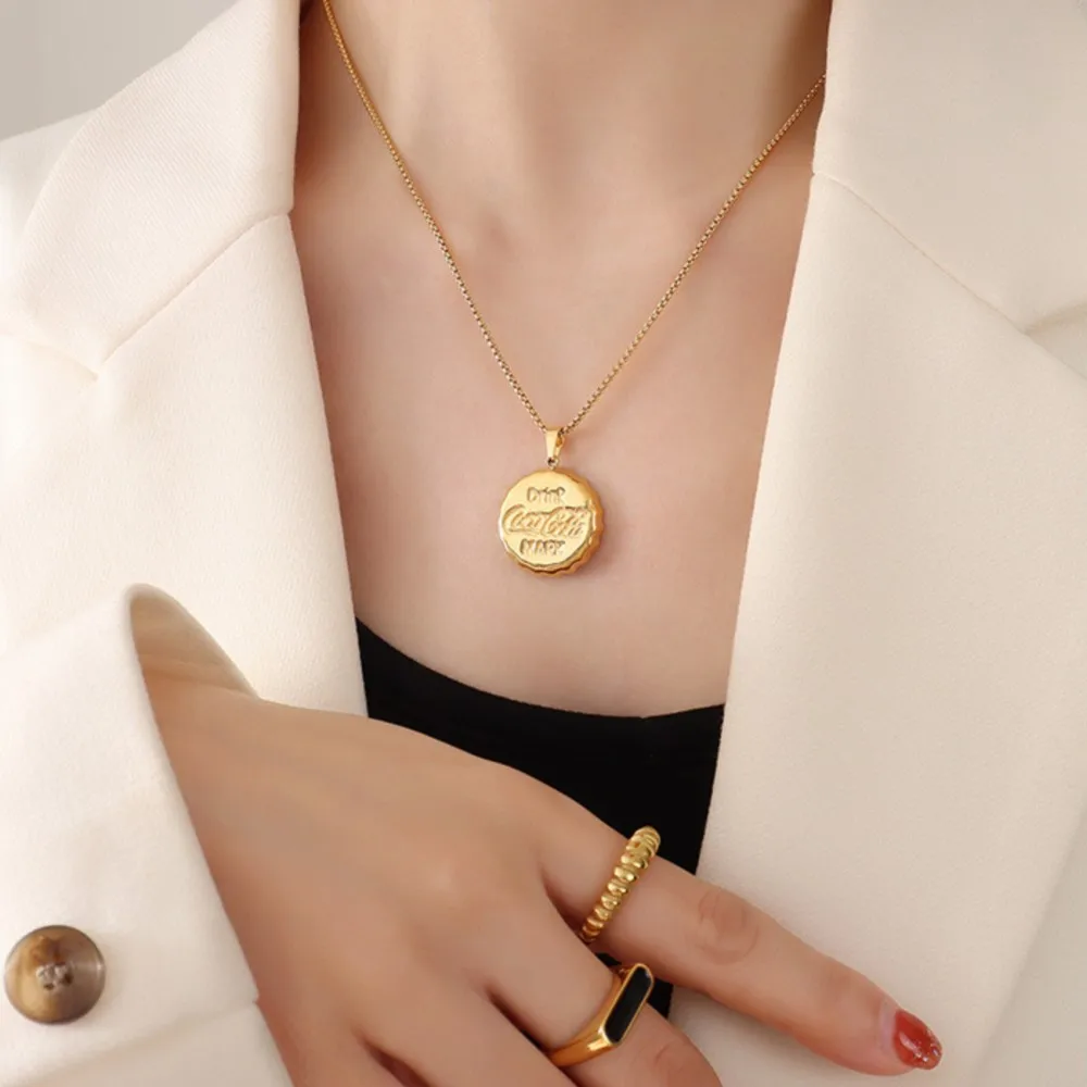 No Tarnish Stainless Steel Cola Bottle Cap Pendant Necklaces For Women Men Gold Plated Waterproof Couples Necklace Neck Chains