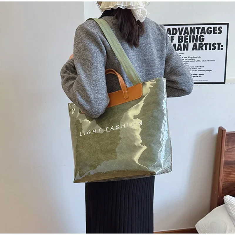 Klare Tragetasche aus PVC-Kraftpapier mit Farbkontrast, luxuriöse Vintage-Hobo-Umhängetasche, wasserdichte Shopper-Handtasche mit Buchstaben oben – Detail 10