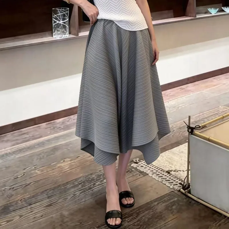  Pleated Pants 2026 Summer New Irregular Design Elastic Waist Simple Solid Color Fashion Women's Eight-Point Flared Pants
