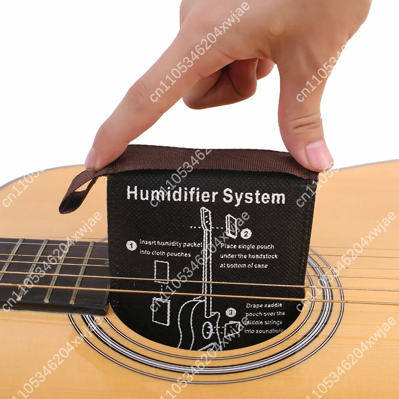 Guitar Automatic Soundhole Humidifier with Built-in Hygrometer, Constant Humidity Control for Acoustic Classical Folk Guitar