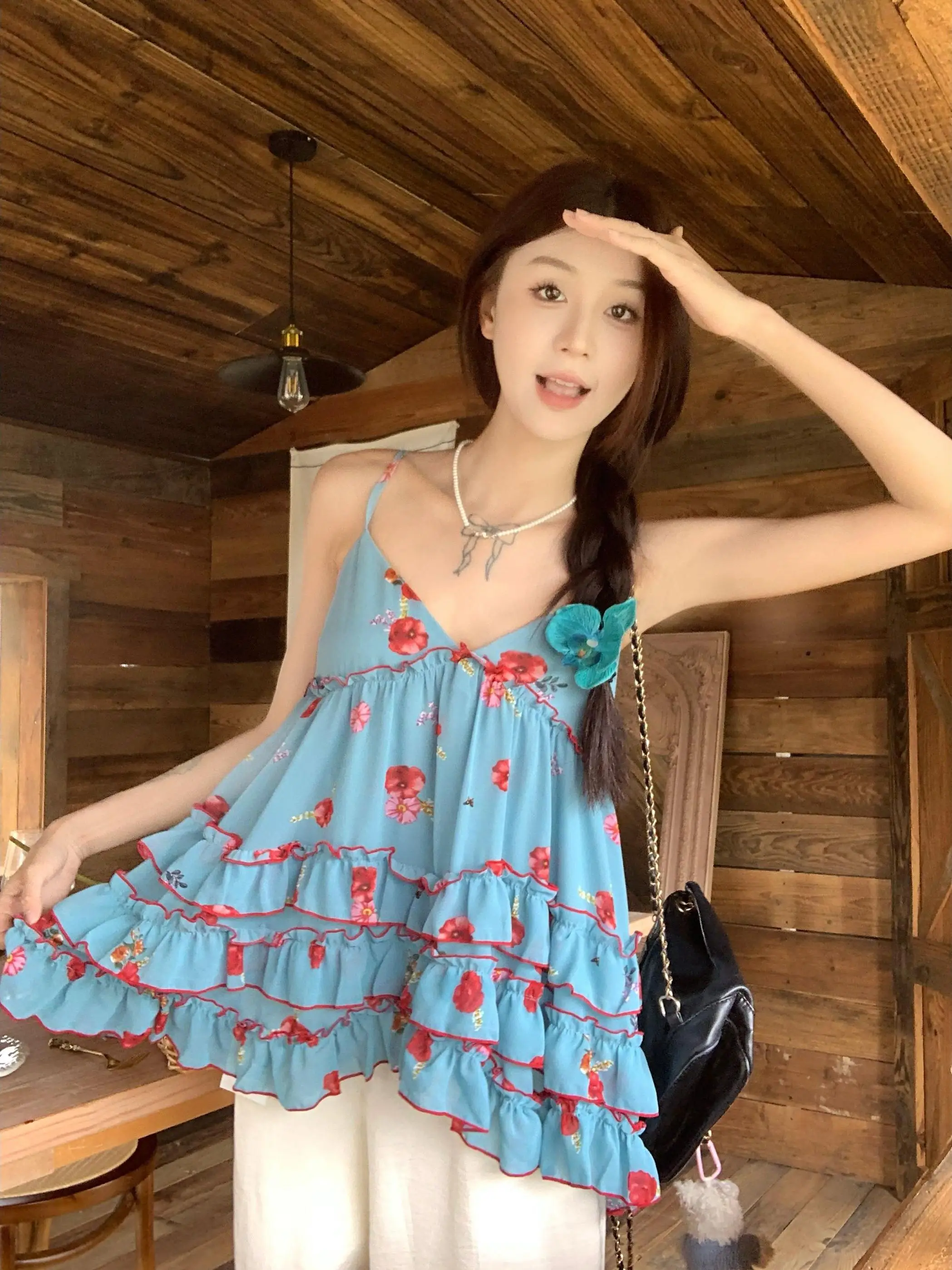 

Romantic Floral Print Vacation Design Women's Tank Top Summer 2026 New Style Gentle Elegant V-Neck Sleeveless Casual Wear