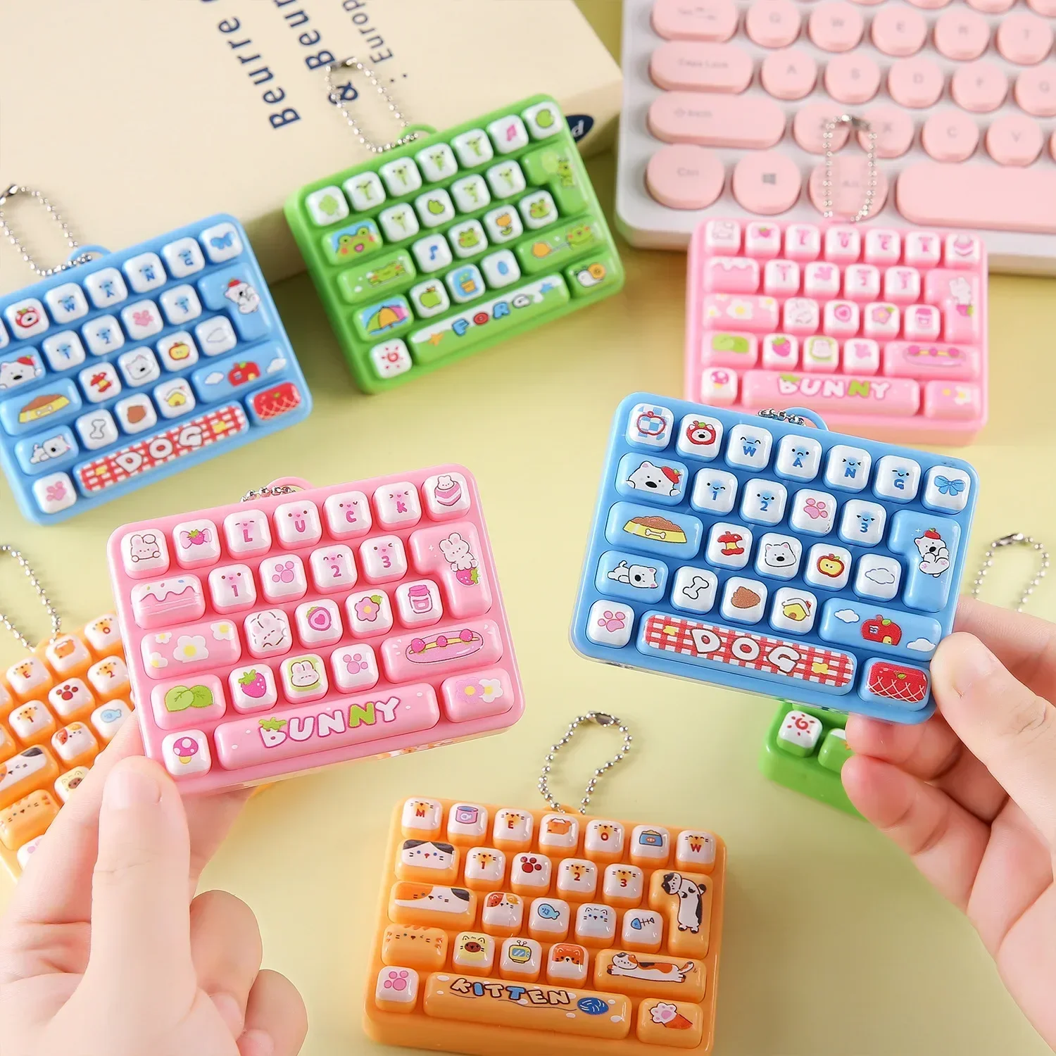 26-key 딸깍이 키링Hot Mini Key Caps Clicker Keychain Mini  Set Keycap Clicker Anti-stress Keyboard Keyrings for Bag Charms Bday Gift