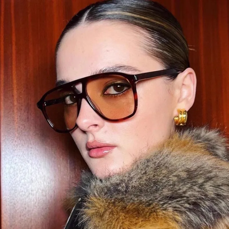 

New Vintage Double Bridges Men Square Sunglasses Fashion Green Ocean Lens UV400 Eyewear Women Trending Rivets Sun Glasses