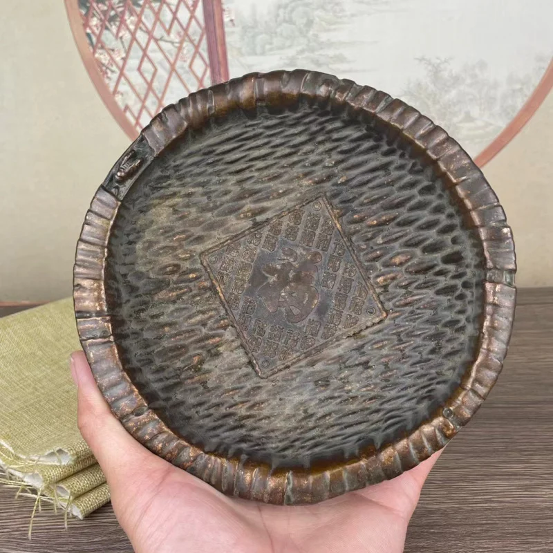 

Collectible large vintage Chinese Republic Era "Three Years of Fortune" character dustpan, retro auspicious wish-fulfilling pot,