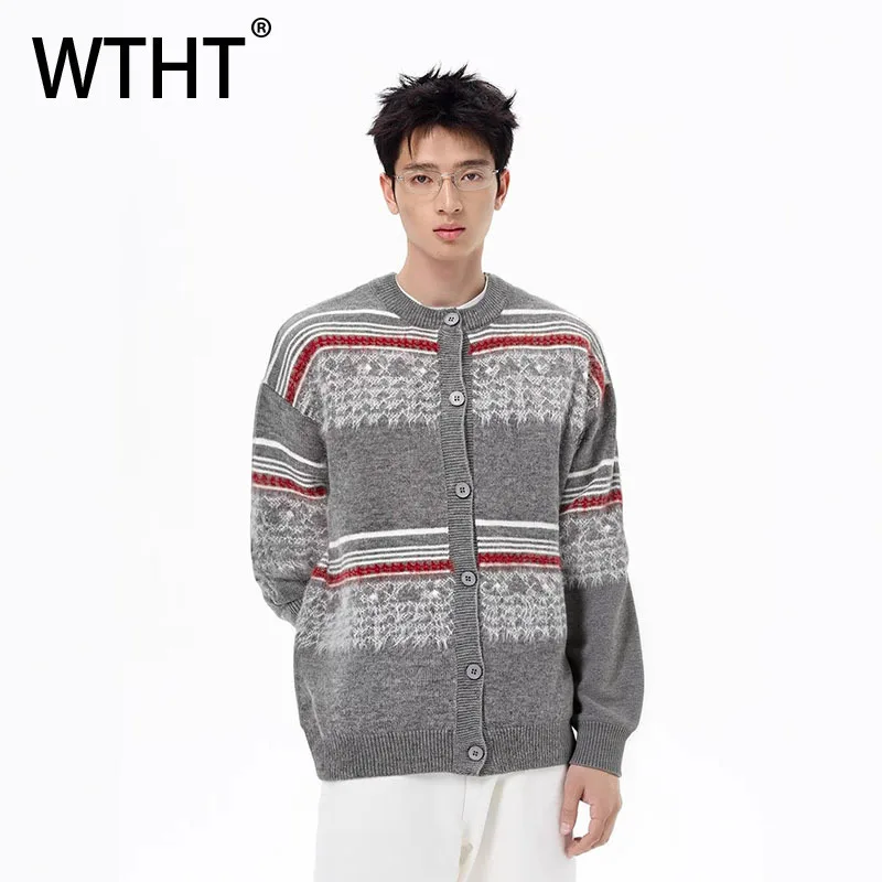 

WTHT Trendy 2025 Autumn Men's Striped Contrast Color Loose Knit Coats Fashion O-neck Single Breasted Jackets Male 2A2010