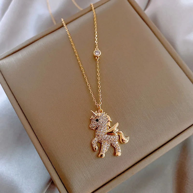 New Fashion Animal Flying Horse Pendant Necklace for Women Exquisite Rhinestone Clavicle Chain Girls Party Daily Jewerly Gift