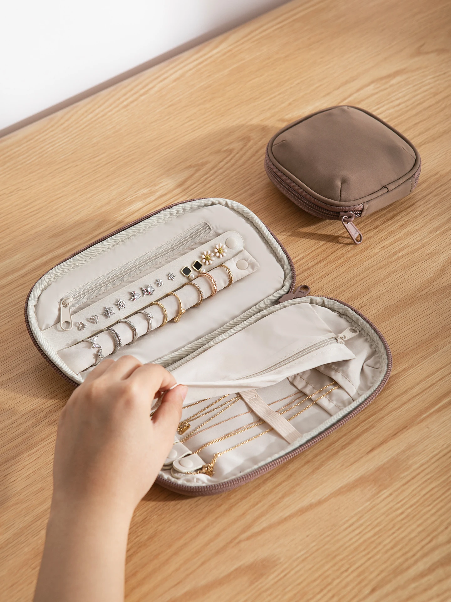 

Travel Jewelry Bag Large Capaci Outing Jewelry Accories Storage Box Multi-layer Nelace Earring Jewelry Case Organizer