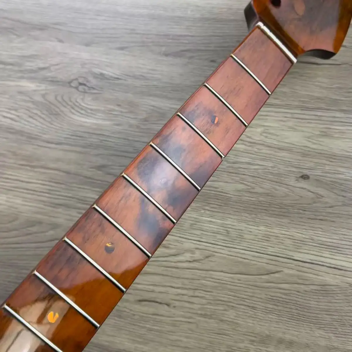 

Premium ST Neck with 21 Frets, Maple Fretboard & Sunburst Stain Finish