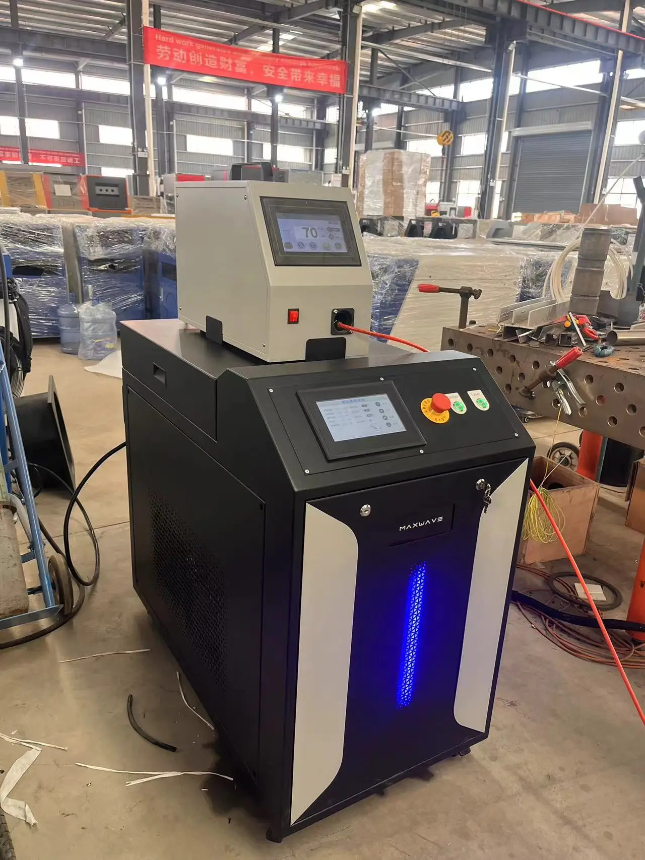 Handheld 4IN1 Laser Welder Raycus 2KW Fiber Laser Welding Machine 1500W Laser Welding Cutting Cleaning Soldering Machine